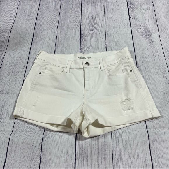 NWOT Old Navy Mid-Rise Distressed Boyfriend Jean Short - Picture 1 of 5